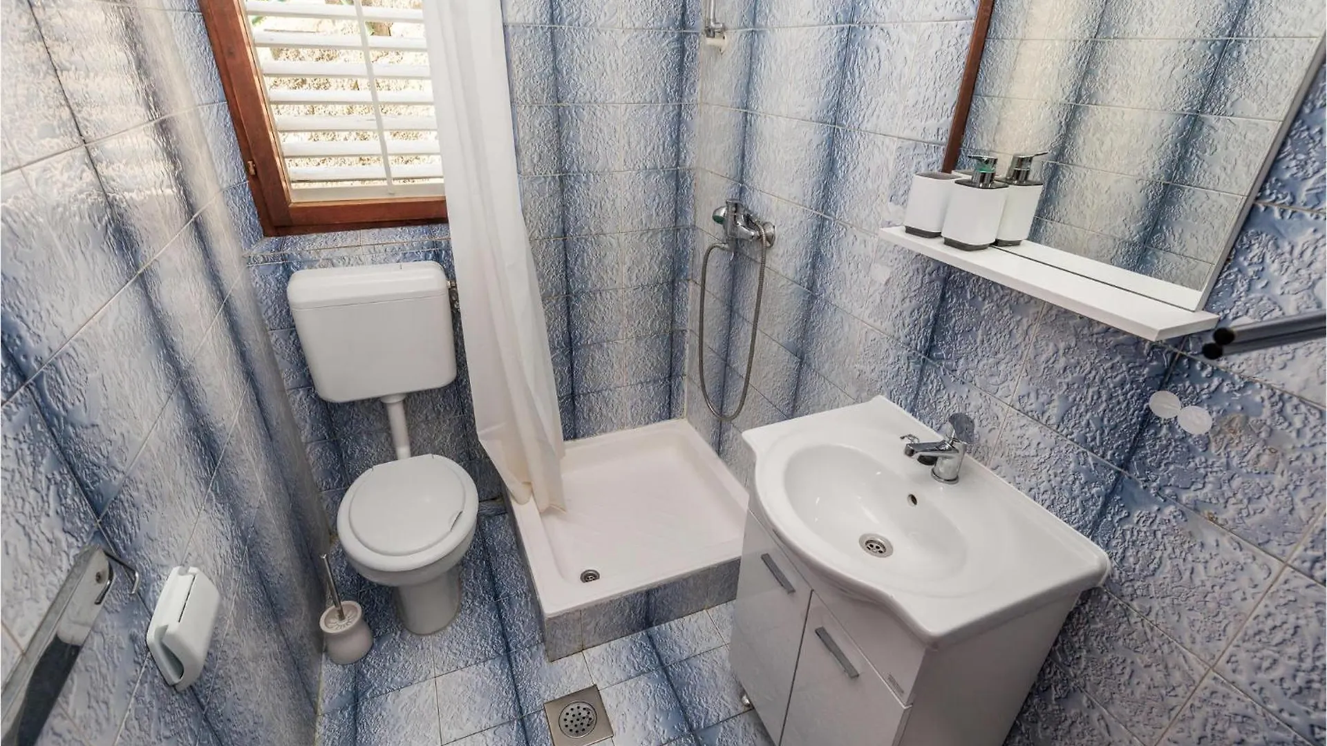 Pet Friendly Apartment In Kampor With Kitchen 0*,  Chorwacja