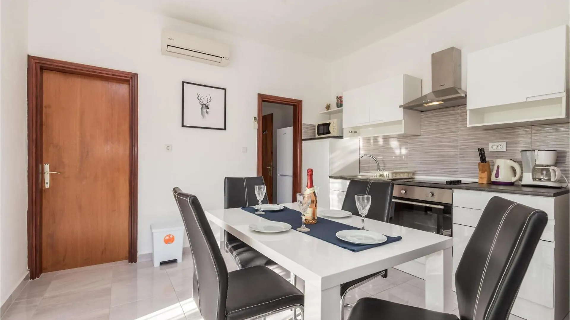 Pet Friendly Apartment In Kampor With Kitchen 0*,
